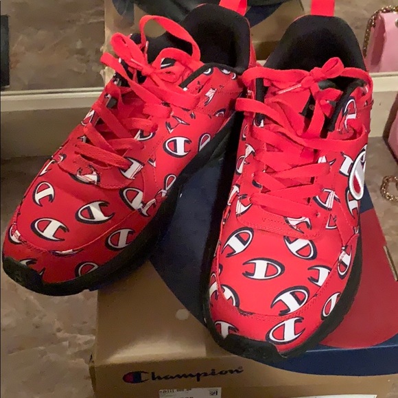 Champion - Picture 5 of 6